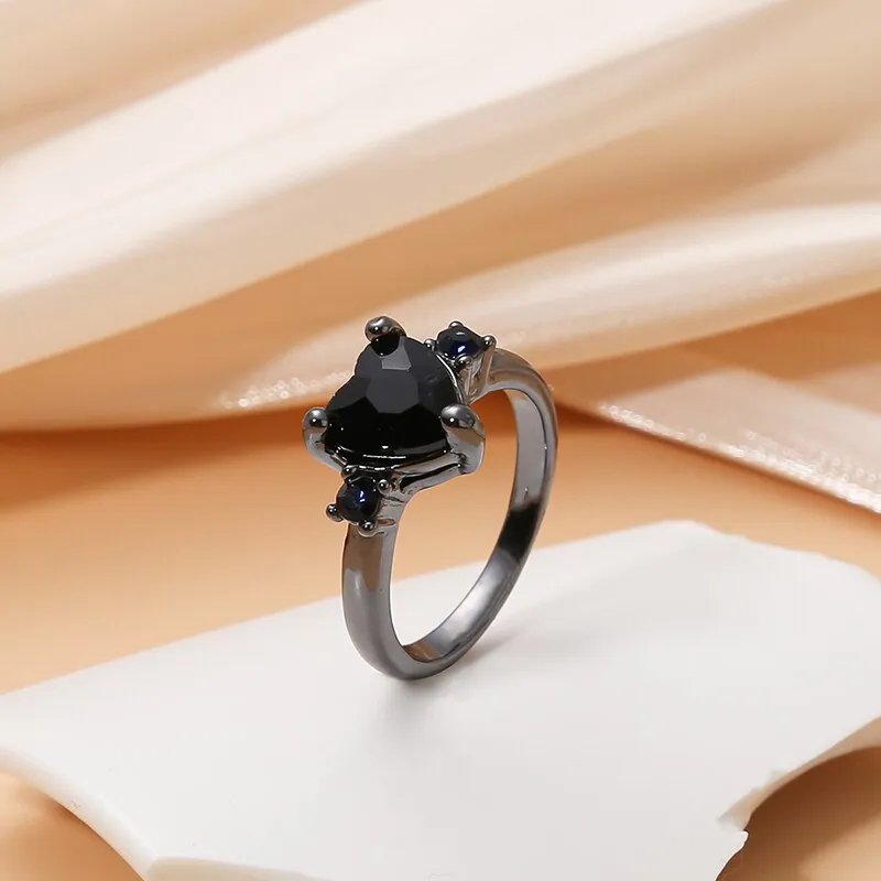 Anillo plateado de corazón negro - Hipnotelia