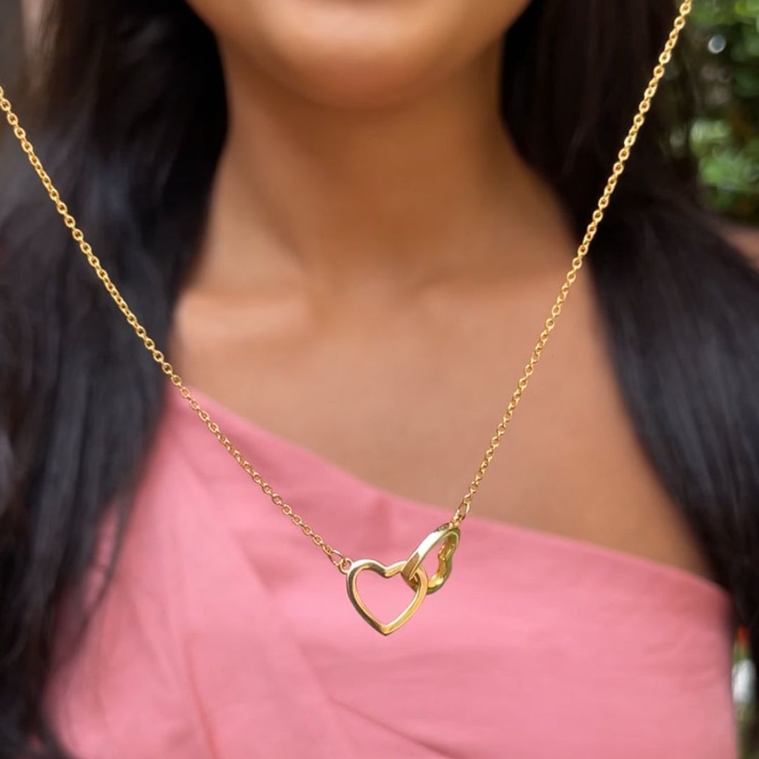 Osito con rosa eterna y collar de corazones personalizados - Hipnotelia