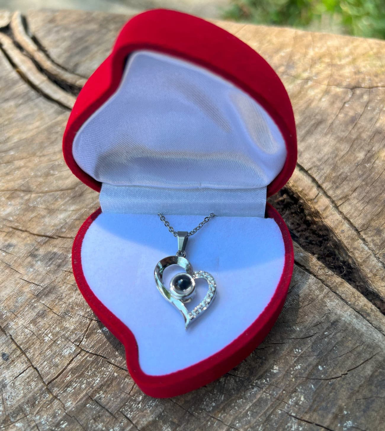 Collar "Te amo" en 100 idiomas con Caja - Hipnotelia