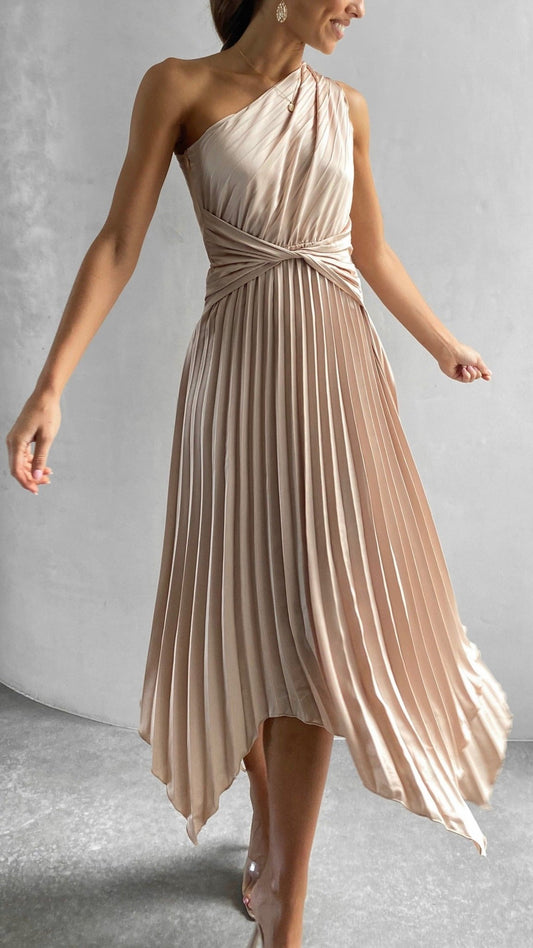 EMMA | Vestido con hombros estilizados