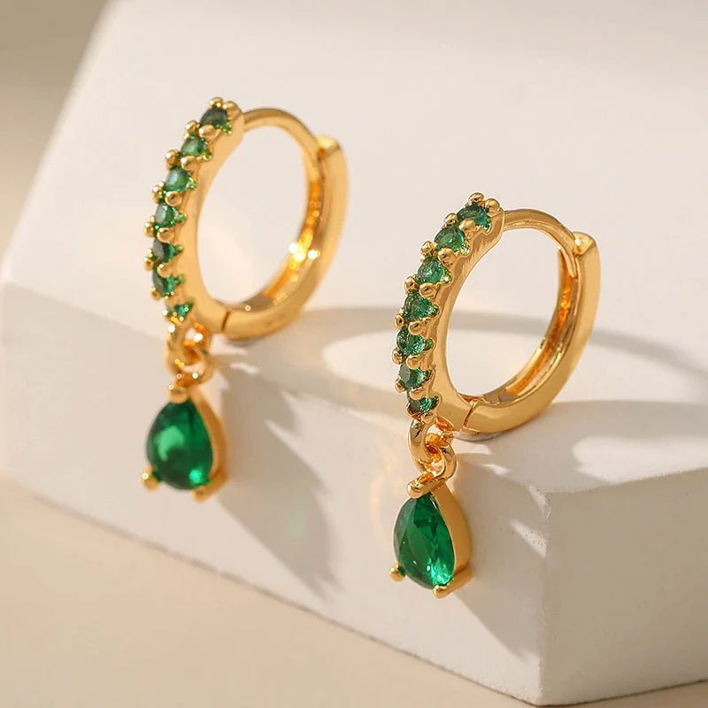 Pendientes dorados con circonita verde esmeralda - Hipnotelia