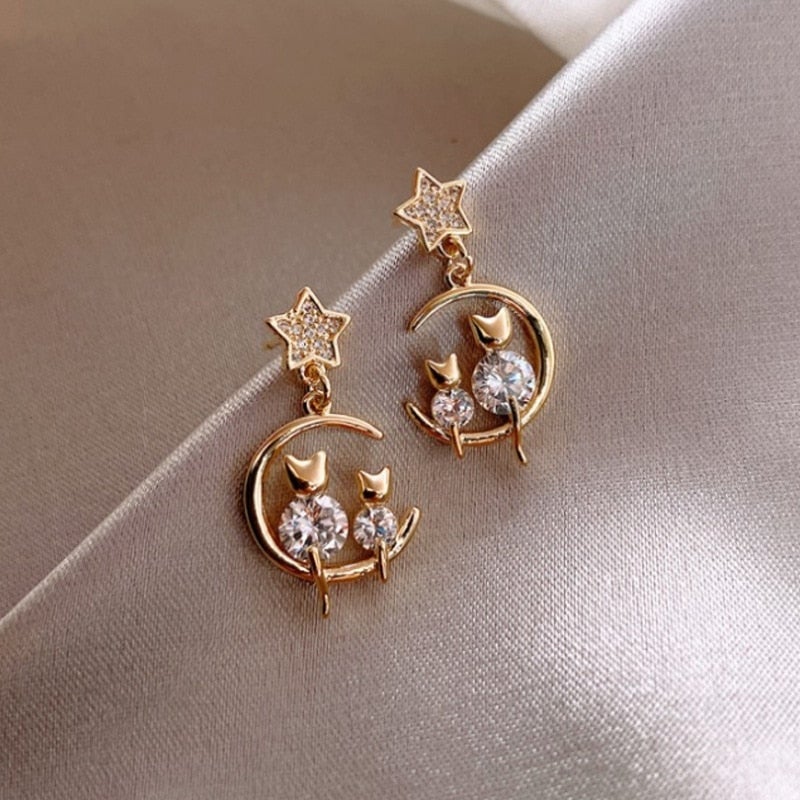 Pendientes dorados de familia de gatitos - Hipnotelia