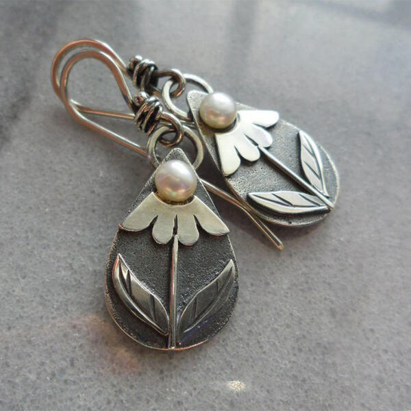 Pendientes en forma de lagrima de flor - Hipnotelia