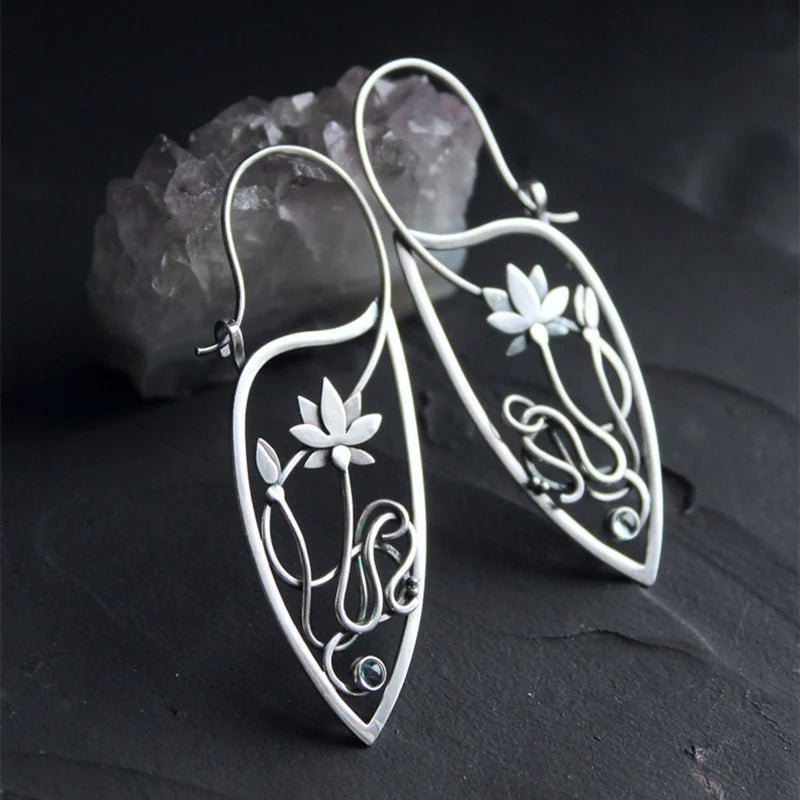 Pendientes plateados de flor de loto - Hipnotelia